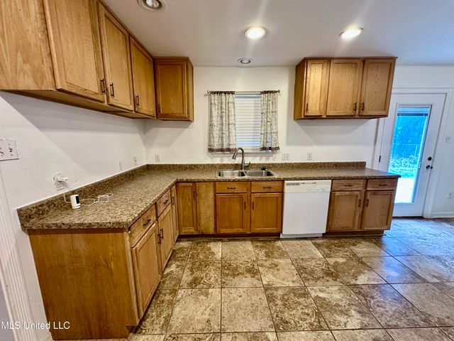 1009 Herlihy Street, Waveland, MS 39576
