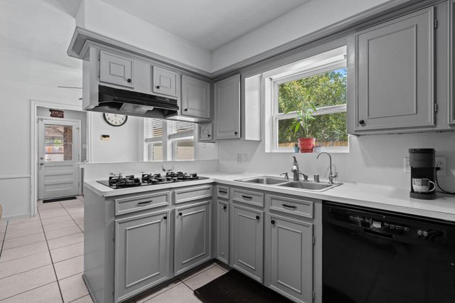 15306 Corona Del Mar Drive, Houston, TX 77083