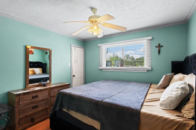 15306 Corona Del Mar Drive, Houston, TX 77083