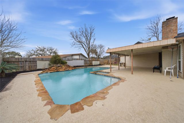 15306 Corona Del Mar Drive, Houston, TX 77083