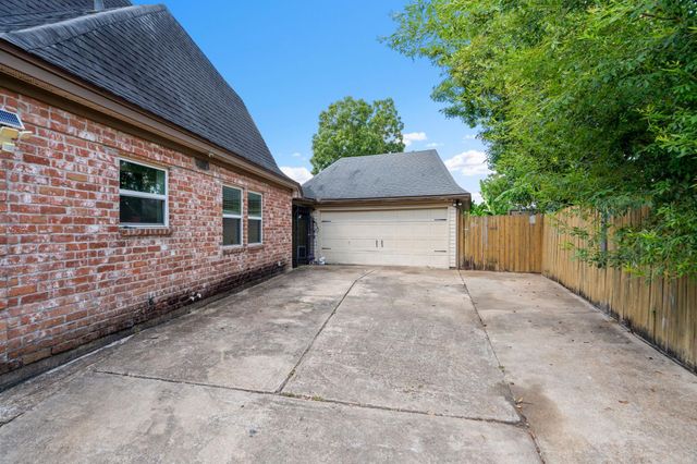 15306 Corona Del Mar Drive, Houston, TX 77083