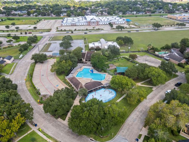 15306 Corona Del Mar Drive, Houston, TX 77083