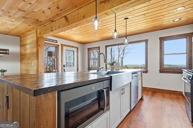 199 Highland Circle, Blue Ridge, GA 30513