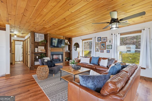 199 Highland Circle, Blue Ridge, GA 30513