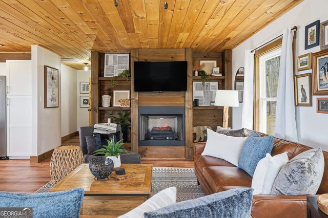 199 Highland Circle, Blue Ridge, GA 30513