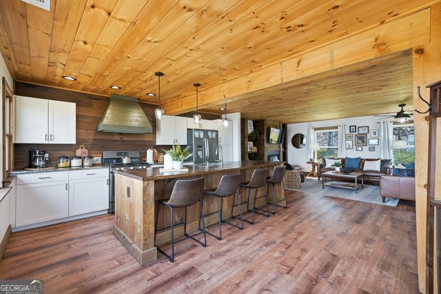 199 Highland Circle, Blue Ridge, GA 30513