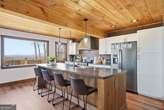 199 Highland Circle, Blue Ridge, GA 30513