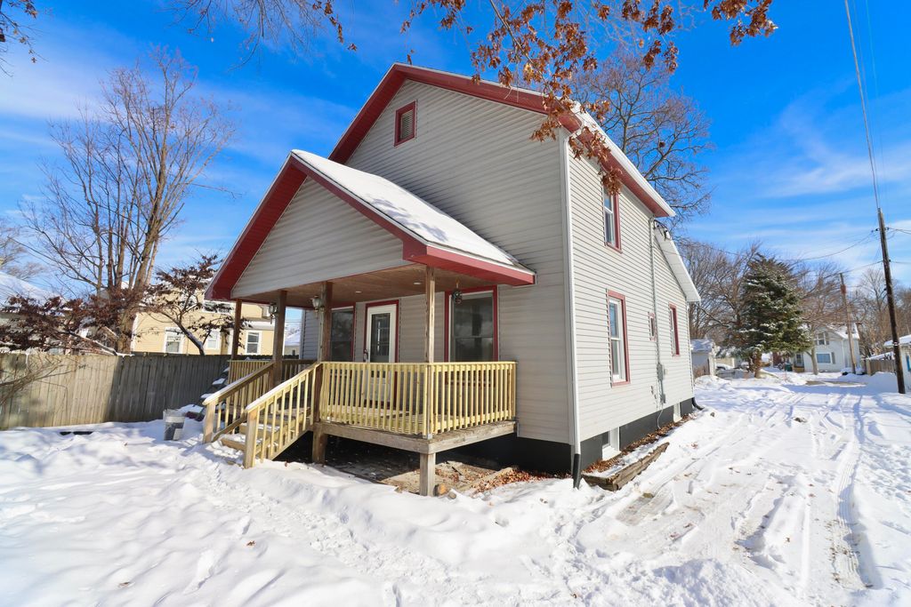 206 Ohio Street, La Porte, IN 46350