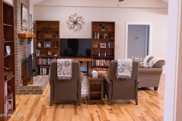 50 Hickory Trail, Norris, TN 37828