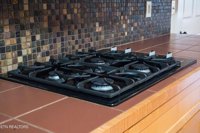 50 Hickory Trail, Norris, TN 37828