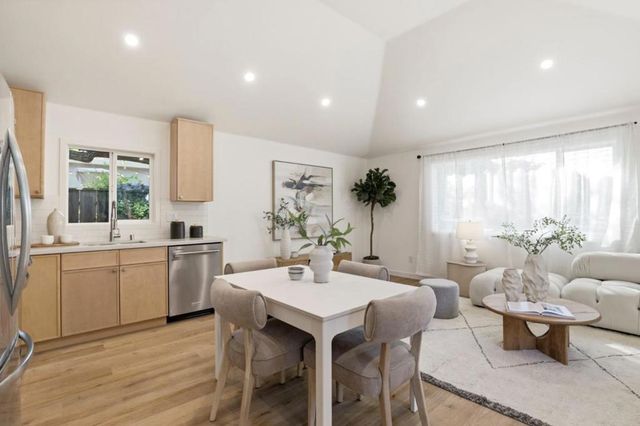 715 Roosevelt Avenue, Redwood City, CA 94061