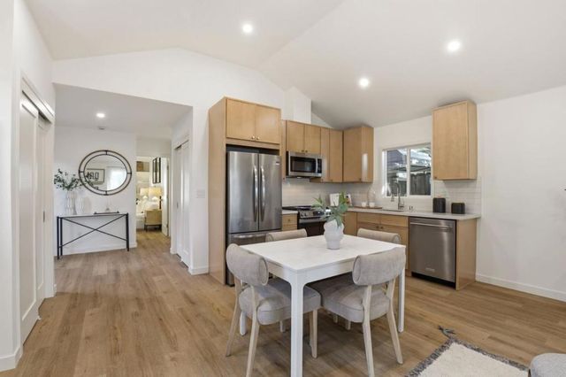 715 Roosevelt Avenue, Redwood City, CA 94061
