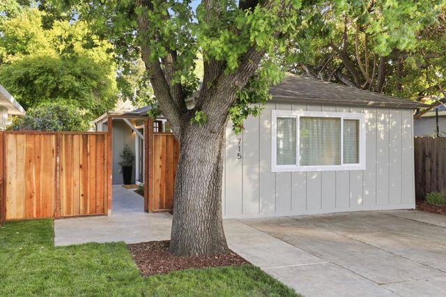 715 Roosevelt Avenue, Redwood City, CA 94061