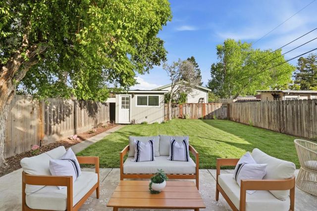 715 Roosevelt Avenue, Redwood City, CA 94061