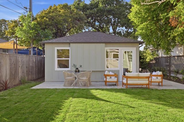 715 Roosevelt Avenue, Redwood City, CA 94061