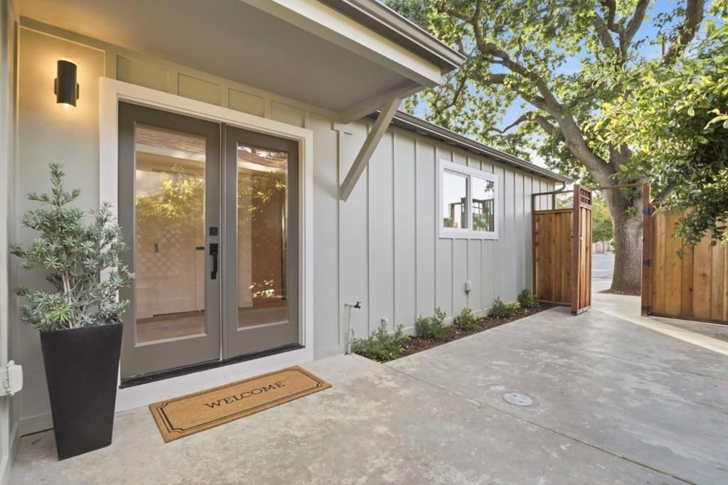 715 Roosevelt Avenue, Redwood City, CA 94061