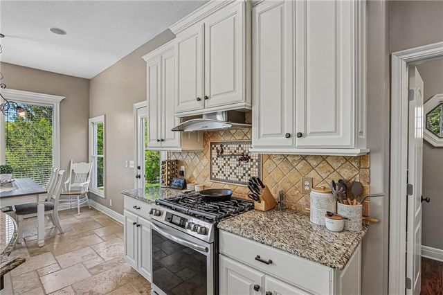 5418 W 161st Terrace, Overland Park, KS 66085