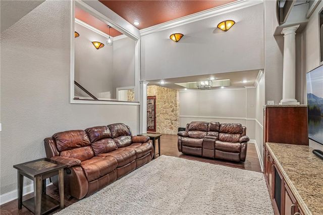 5418 W 161st Terrace, Overland Park, KS 66085