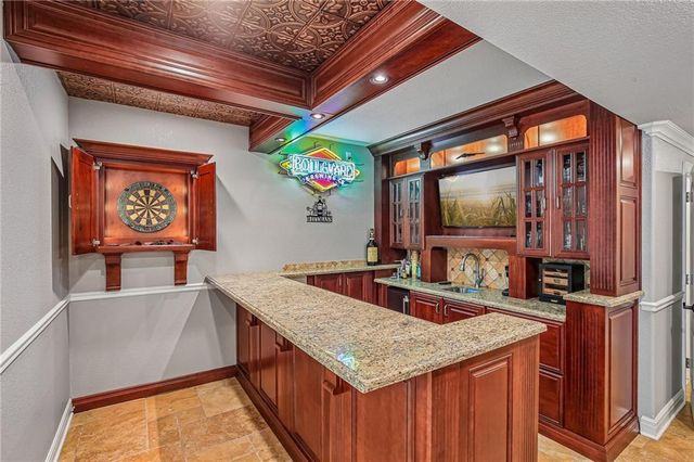 5418 W 161st Terrace, Overland Park, KS 66085