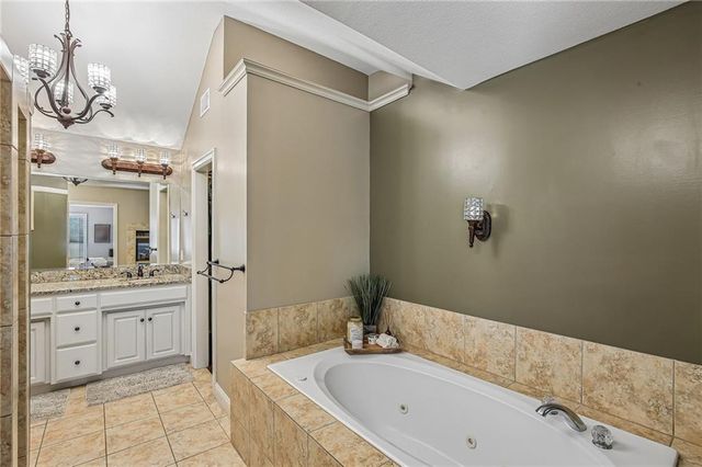5418 W 161st Terrace, Overland Park, KS 66085