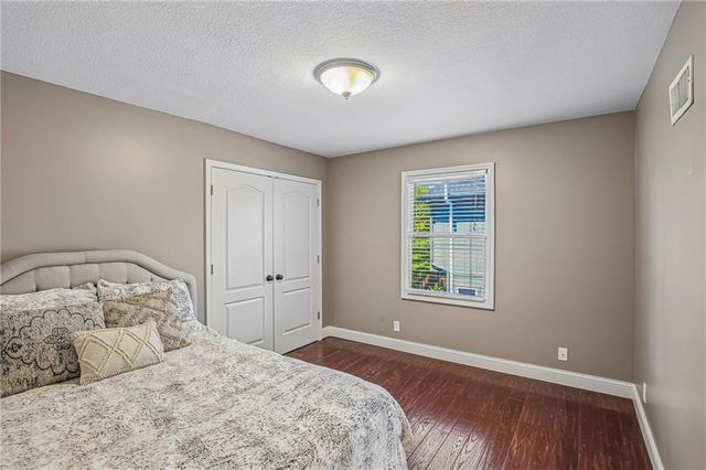 5418 W 161st Terrace, Overland Park, KS 66085