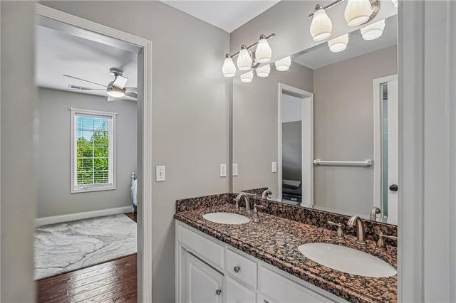 5418 W 161st Terrace, Overland Park, KS 66085