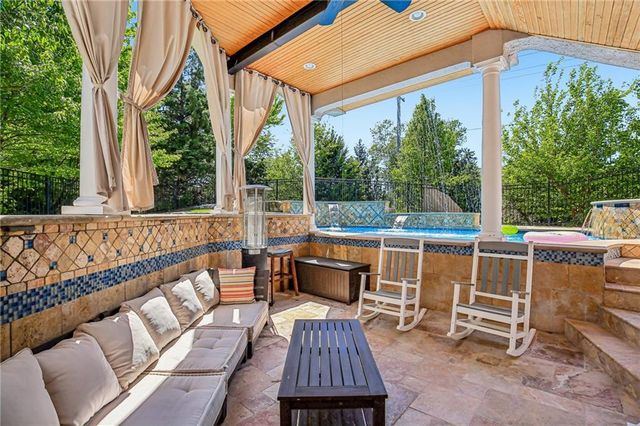 5418 W 161st Terrace, Overland Park, KS 66085