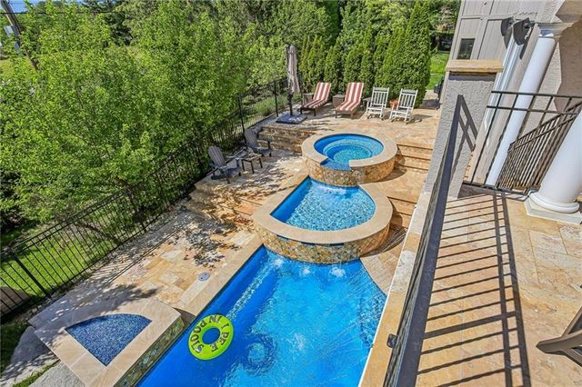 5418 W 161st Terrace, Overland Park, KS 66085