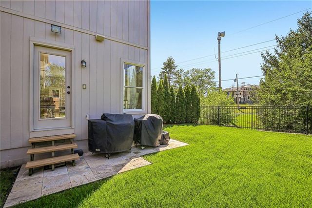 5418 W 161st Terrace, Overland Park, KS 66085
