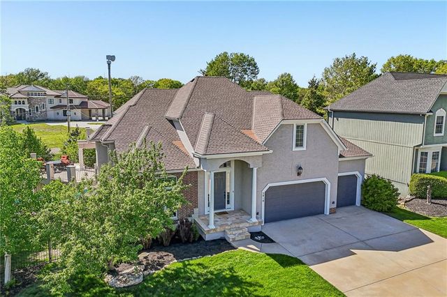 5418 W 161st Terrace, Overland Park, KS 66085