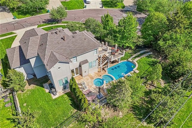 5418 W 161st Terrace, Overland Park, KS 66085