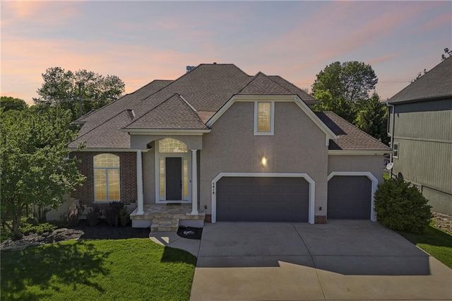 5418 W 161st Terrace, Overland Park, KS 66085