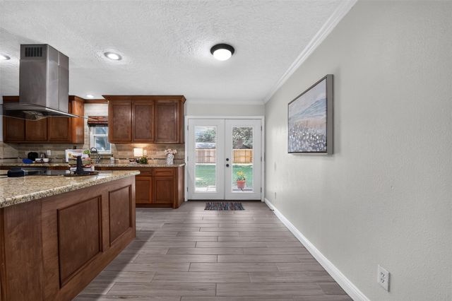 10407 Winding Trail Road, La Porte, TX 77571