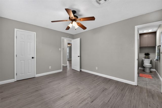 10407 Winding Trail Road, La Porte, TX 77571