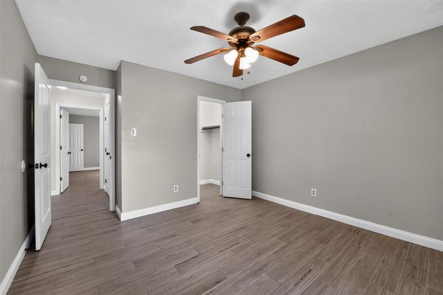 10407 Winding Trail Road, La Porte, TX 77571
