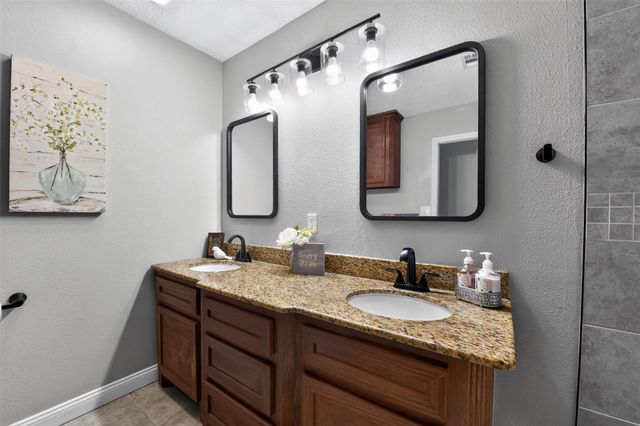 10407 Winding Trail Road, La Porte, TX 77571