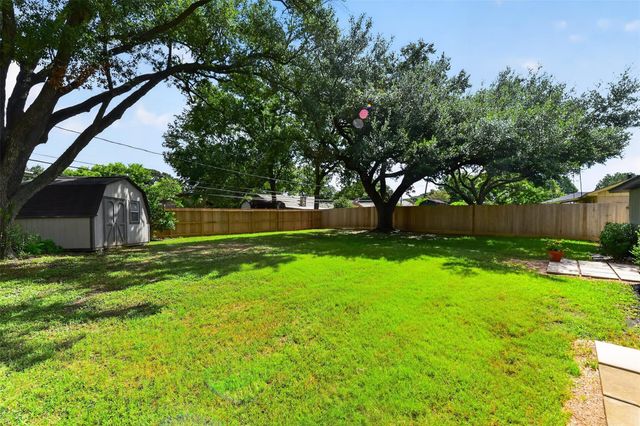 10407 Winding Trail Road, La Porte, TX 77571