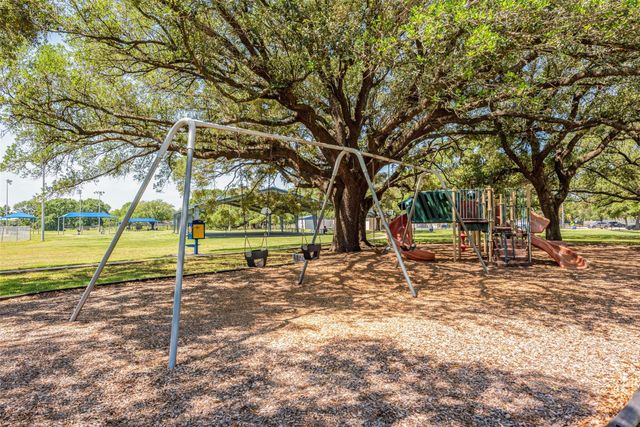 10407 Winding Trail Road, La Porte, TX 77571