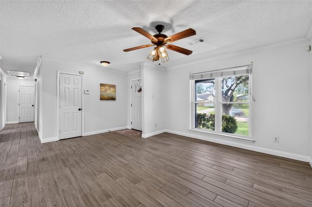 10407 Winding Trail Road, La Porte, TX 77571