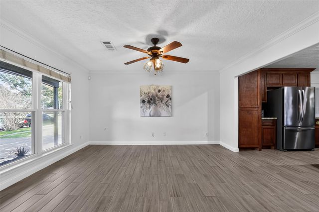 10407 Winding Trail Road, La Porte, TX 77571