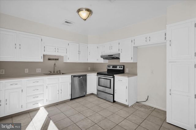 97 WELLINGTON BLVD, Reading, PA 19610