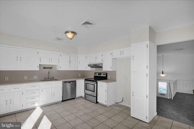 97 WELLINGTON BLVD, Reading, PA 19610