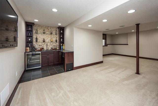 4284 Tamara Lane, West Des Moines, IA 50265