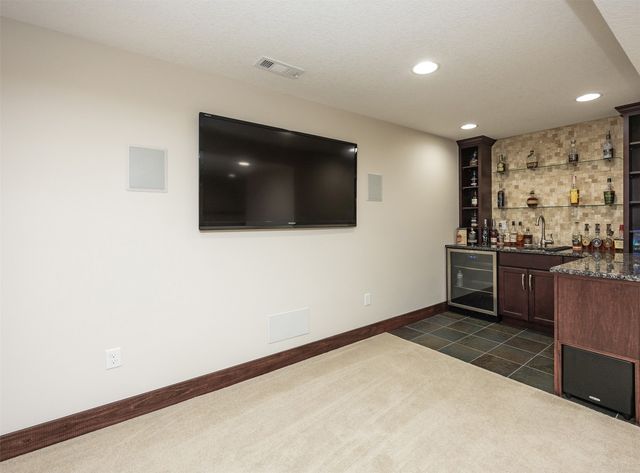 4284 Tamara Lane, West Des Moines, IA 50265