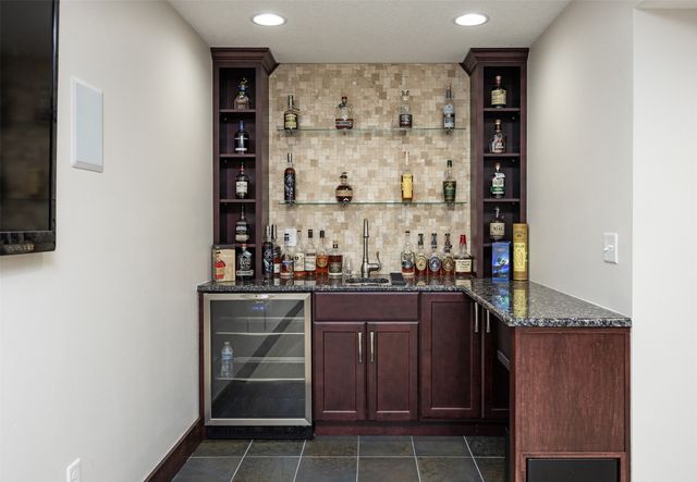 4284 Tamara Lane, West Des Moines, IA 50265