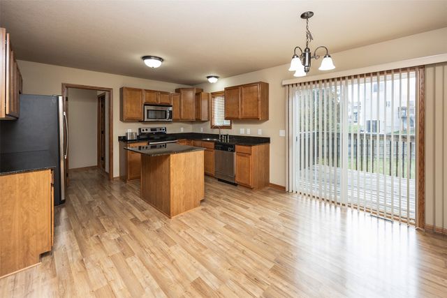 4284 Tamara Lane, West Des Moines, IA 50265