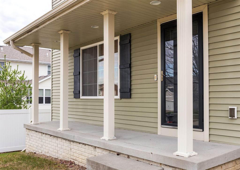 4284 Tamara Lane, West Des Moines, IA 50265