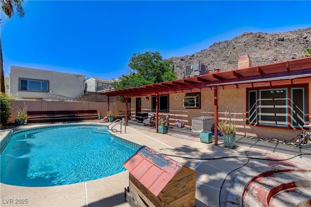 845 Robinson Lane, Boulder City, NV 89005