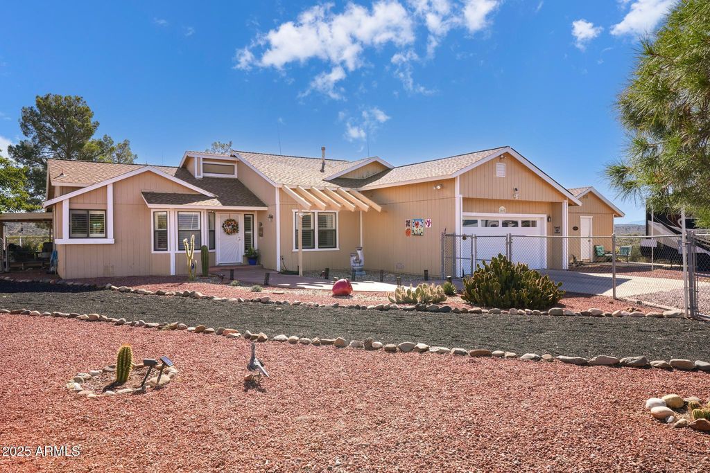 1665 S Mountain View Road, Cornville, AZ 86325