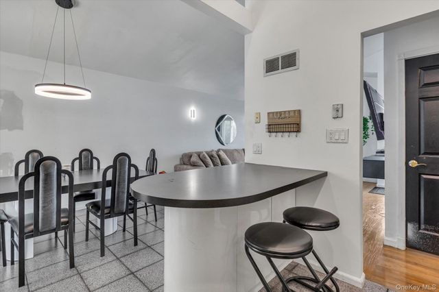 170 W 9th Street, Deer Park, NY 11729